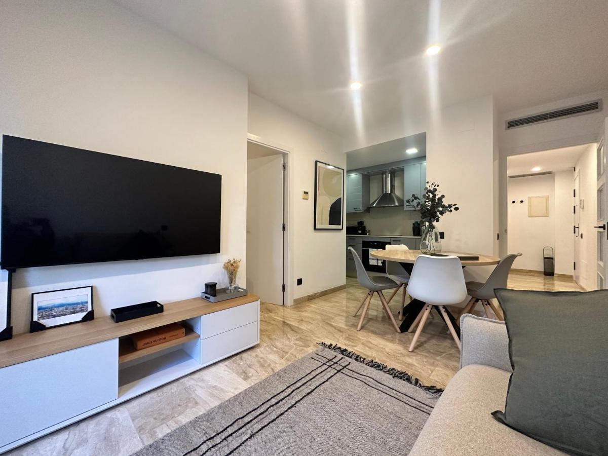 Cozy Apartment Les Corts Barcelona Exterior photo